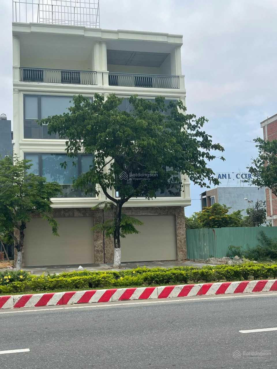 Cho thuê mặt bằng văn phòng 65m² - Shophouse Võ Chí Công - Giá chỉ 6 triệu/tháng!