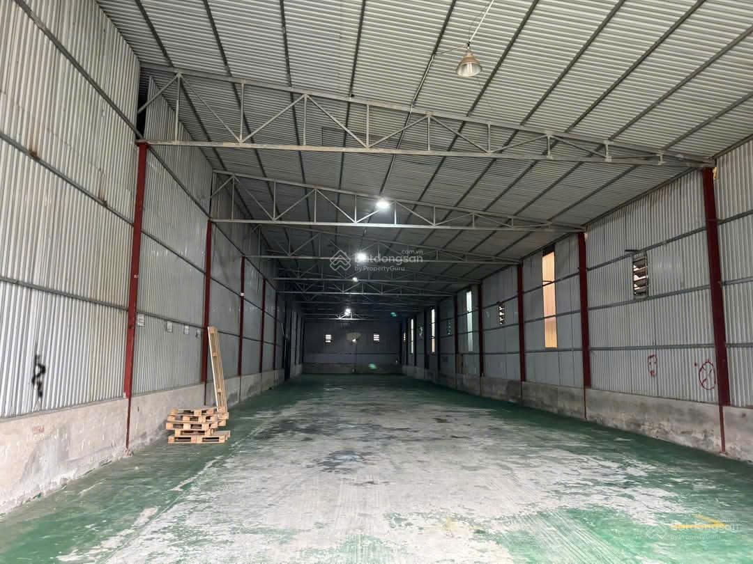 Kho xưởng cho thuê 565m² mặt đường QL32 Hoài Đức - Cơ hội hiếm có!