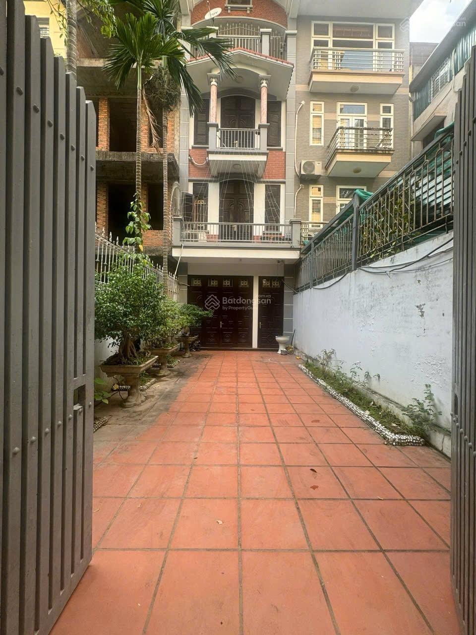 Bán nhà 4 tầng thổ cư khu Hà Đô, Cầu Diễn, Nam Từ Liêm giá 49.9 tỷ - Cơ hội hiếm có!