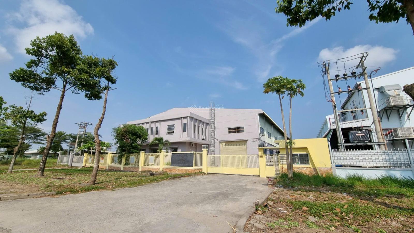 Cho thuê kho xưởng 2600m² KCN Tân Đô - Tân Đức, giá 195 triệu/tháng