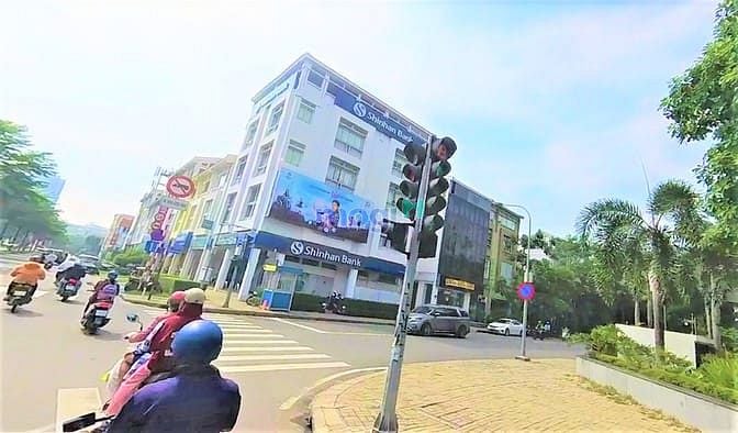 Cho thuê nhà phố nguyên căn 108m² Mỹ Hưng - Giá chỉ 35 triệu/tháng