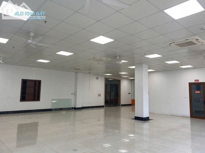 Cho thuê văn phòng tầng 2 Tòa nhà Tramexco 430m² giá thỏa thuận - Vị trí đắc địa tại TP Thanh Hóa!