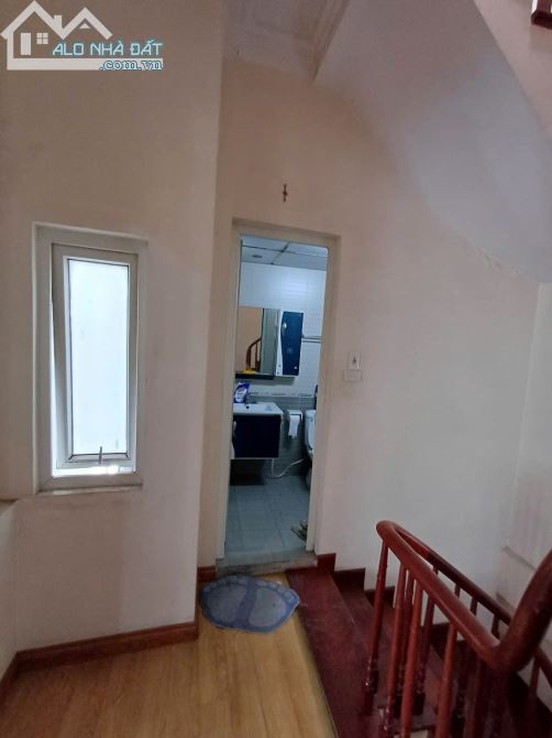 Cho thuê nhà 6 tầng ngõ 353 Cầu Giấy 300m² giá 30 triệu - Chính chủ, tiện nghi đầy đủ!