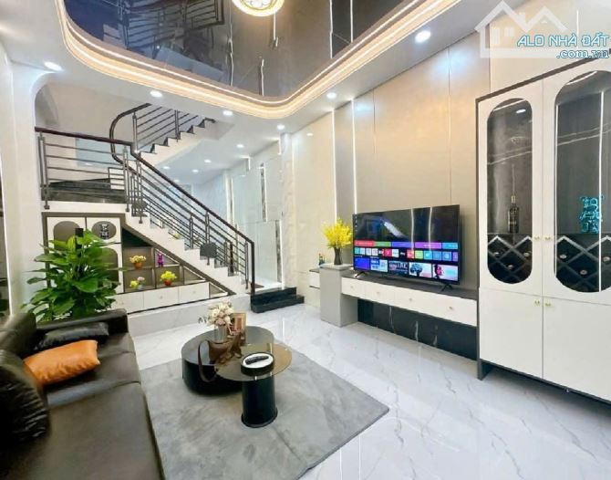 Bán nhà đẹp hẻm Phạm Thế Hiển, Quận 8, 50m² giá 2 tỷ 190 triệu - Cơ hội đầu tư hấp dẫn!