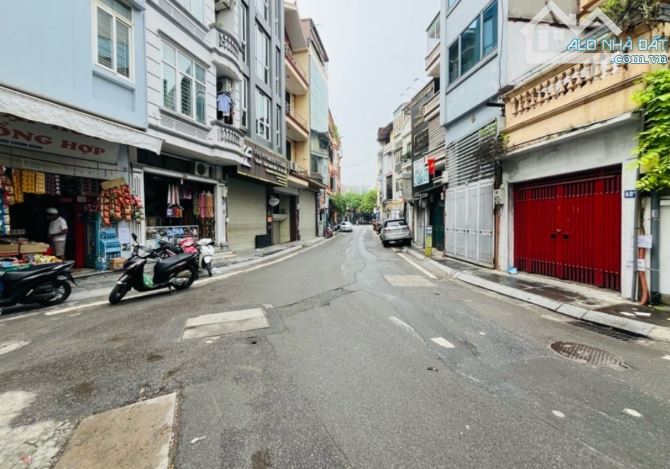 Bán nhà Quần Ngựa - Văn Cao, ô tô tránh, kinh doanh, 21 tỷ 60m²