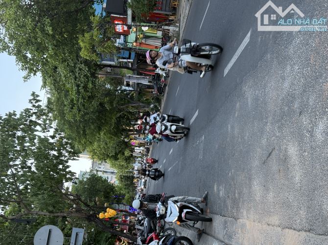 Bán nhà Trần Phú 135m² giá 11.5 tỷ - Đầu tư sinh lời cao!