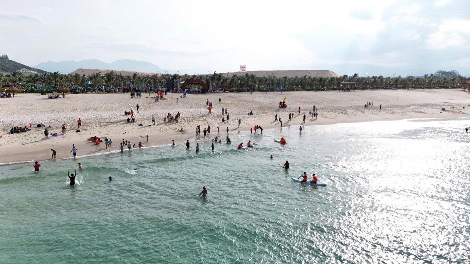 Nhà phố biển CaraWorld Cam Ranh 120m² giá 6.9 tỷ - Cơ hội sở hữu đẳng cấp!