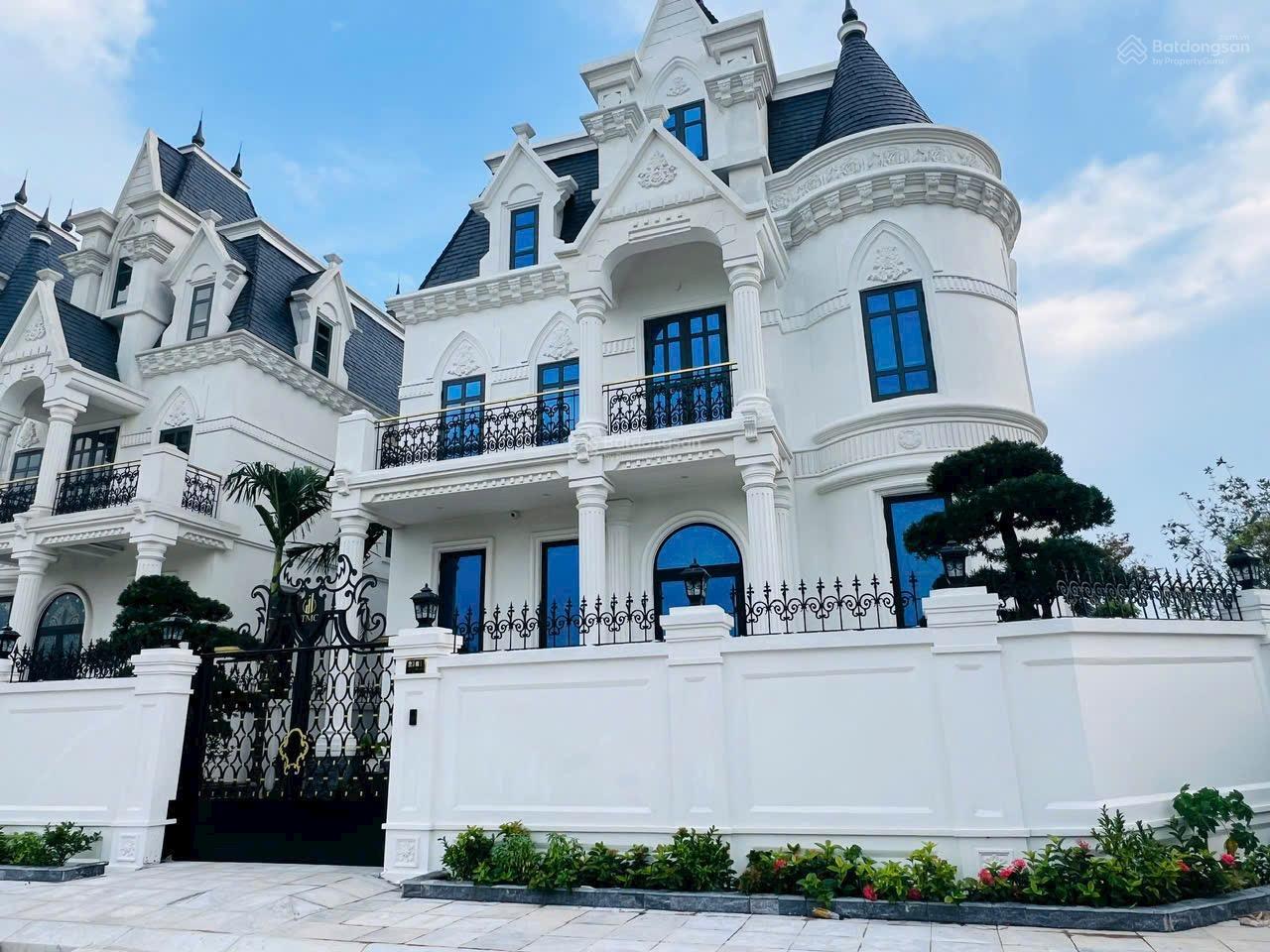 Biệt thự Romantic Park Tây Hồ Tây 180m² - Phong cách sống hiện đại!