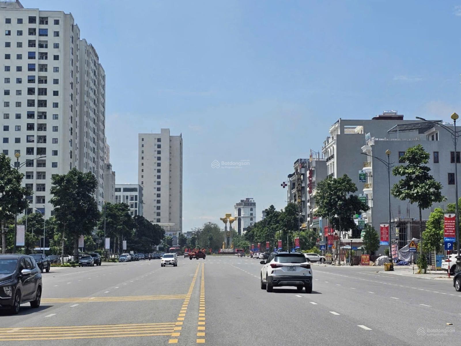 Bán nhà 5 tầng mặt đường Lý Anh Tông 90m² giá 24 tỷ - Cơ hội đầu tư tốt!