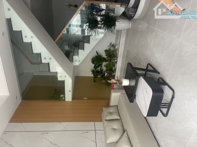 Nhà phố Trần Hữu Trang 81m² giá 7.9 tỷ - Vị trí trung tâm đắc địa!