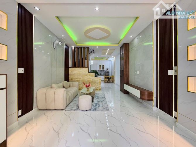 Nhà đẹp 65.8m² giá 2.25 tỷ tại Đường Phạm Hùng, Quận 8 - Cơ hội hiếm có!