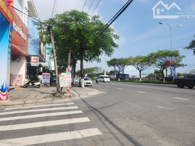 Nhà mặt phố kinh doanh 150m² Đà Nẵng giá 10.5 tỷ - Cơ hội hiếm có!