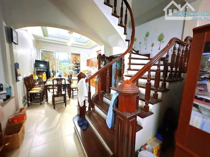 Nhà Vạn Phúc 40m² giá 8.4 tỷ - Ô tô vào cửa, Sẵn sàng ở ngay!