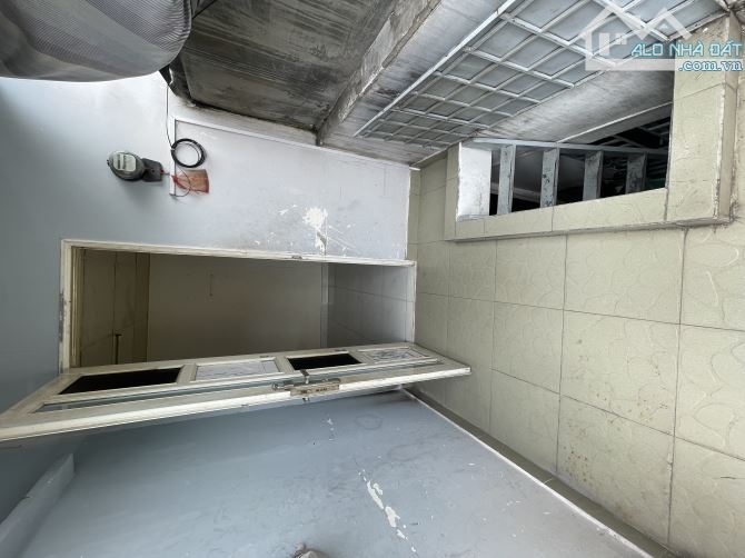 Nhà cho thuê 17m² quận 4 giá 2.5 triệu - Tiện nghi đầy đủ!