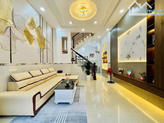 Nhà Đoàn Văn Bơ 52.5m² giá 3.494 tỷ - Cơ hội đầu tư hấp dẫn!