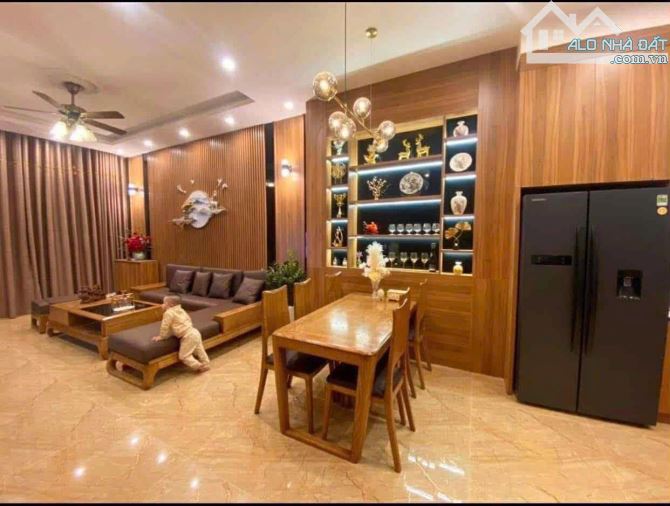 Nhà 37m² mặt tiền 5.2m tại Thanh Xuân - Cơ hội hiếm có!