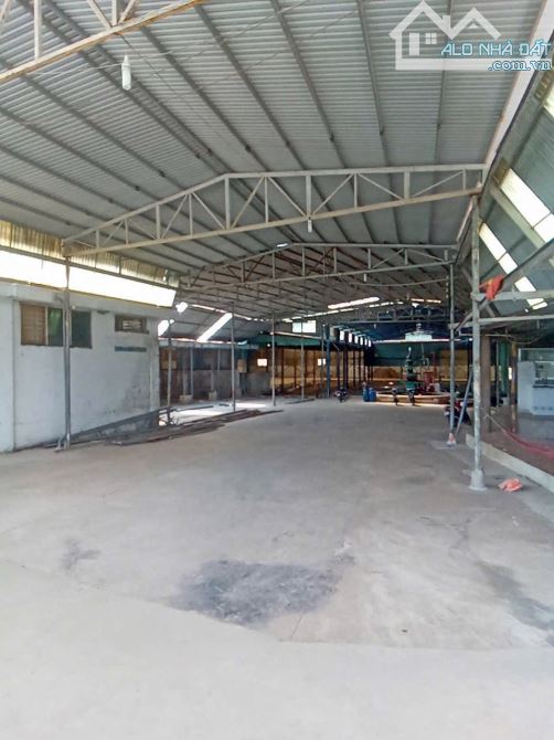 Kho xưởng 5800m² Dĩ An, Bình Dương giá 250 triệu - Cơ hội đầu tư tốt!