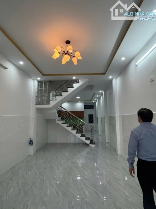 Căn nhà 3 tầng mặt tiền Ngô Quyền 63m² giá 8.65 tỷ - Cơ hội hiếm có!