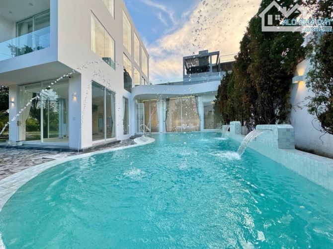 Villa Lô Góc 2000m² giá 62 tỷ - Đầu tư sinh lời vượt trội!