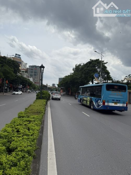 Bán đất Gia Thụy Long Biên 50m² giá 10.5 tỷ - Cơ hội hiếm có!