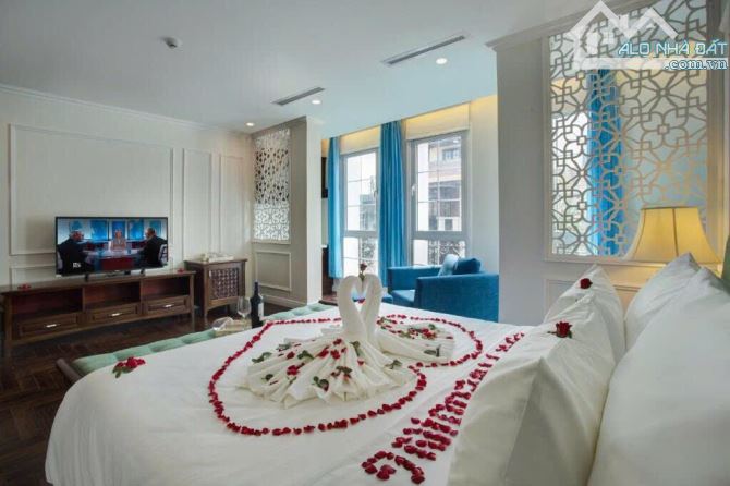 Bán khách sạn 3 sao 79m² tại Cầu Gỗ, Hoàn Kiếm - Cơ hội đầu tư hấp dẫn!
