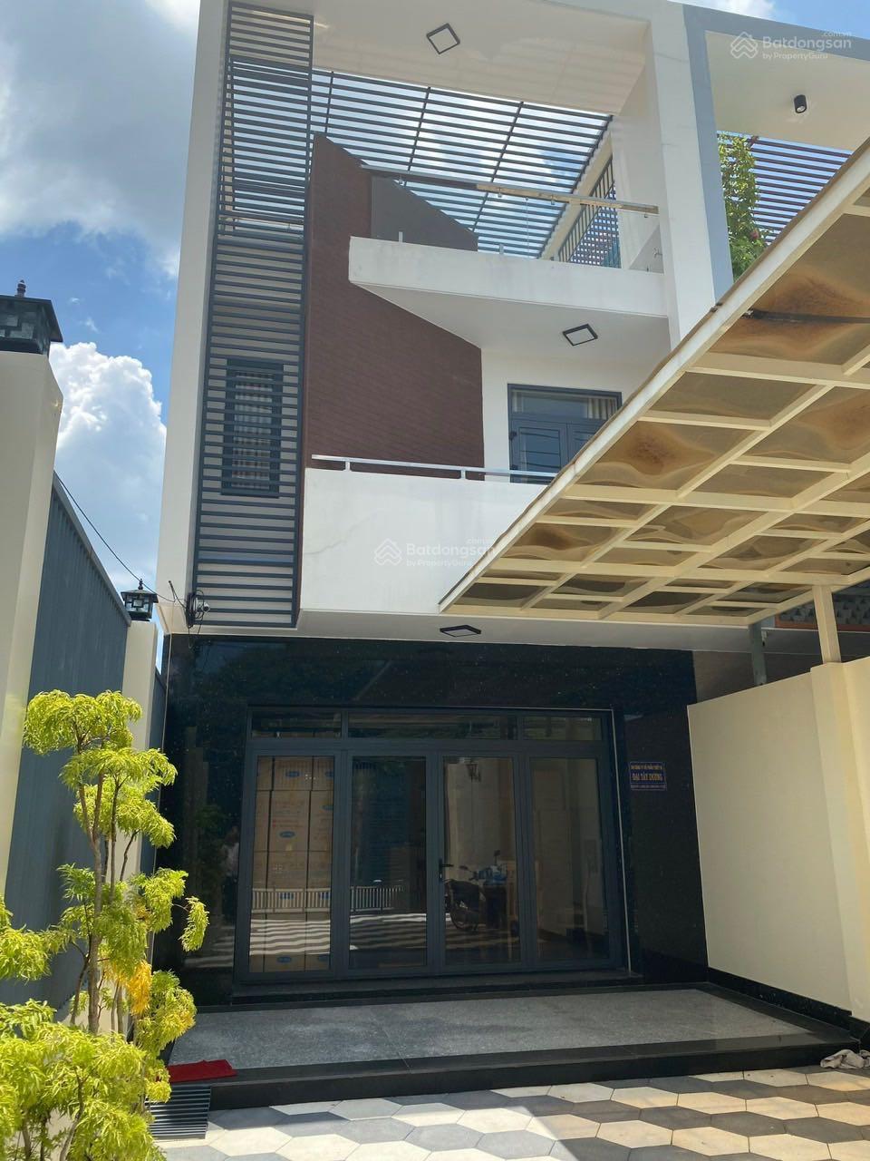 Cho thuê FrontHouse 220m² 961 An Phú Tây - Cơ hội kinh doanh tuyệt vời!