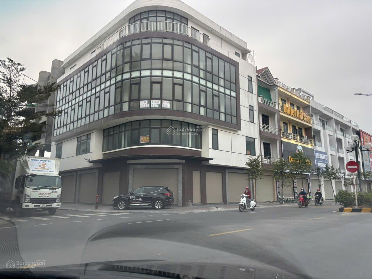 Tòa nhà văn phòng 5 tầng 1480m² mặt tiền Lý Bôn - Cơ hội hiếm có!