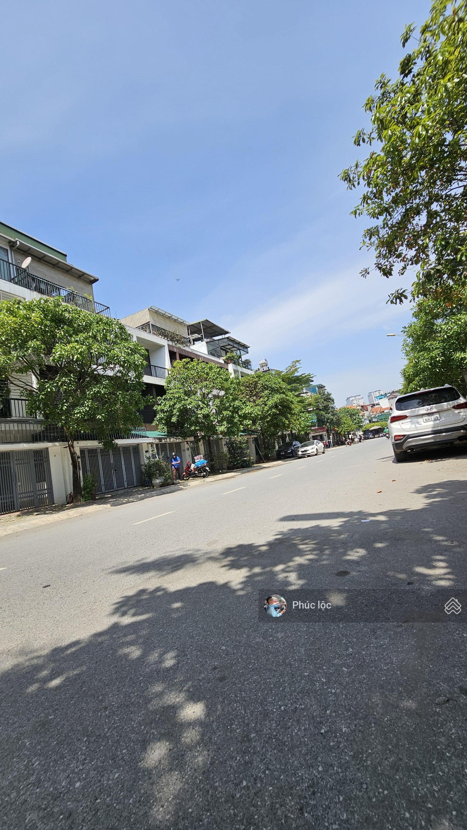 Townhouse Ao Sào 70m² giá 18.5 tỷ - Cơ hội đầu tư hấp dẫn!