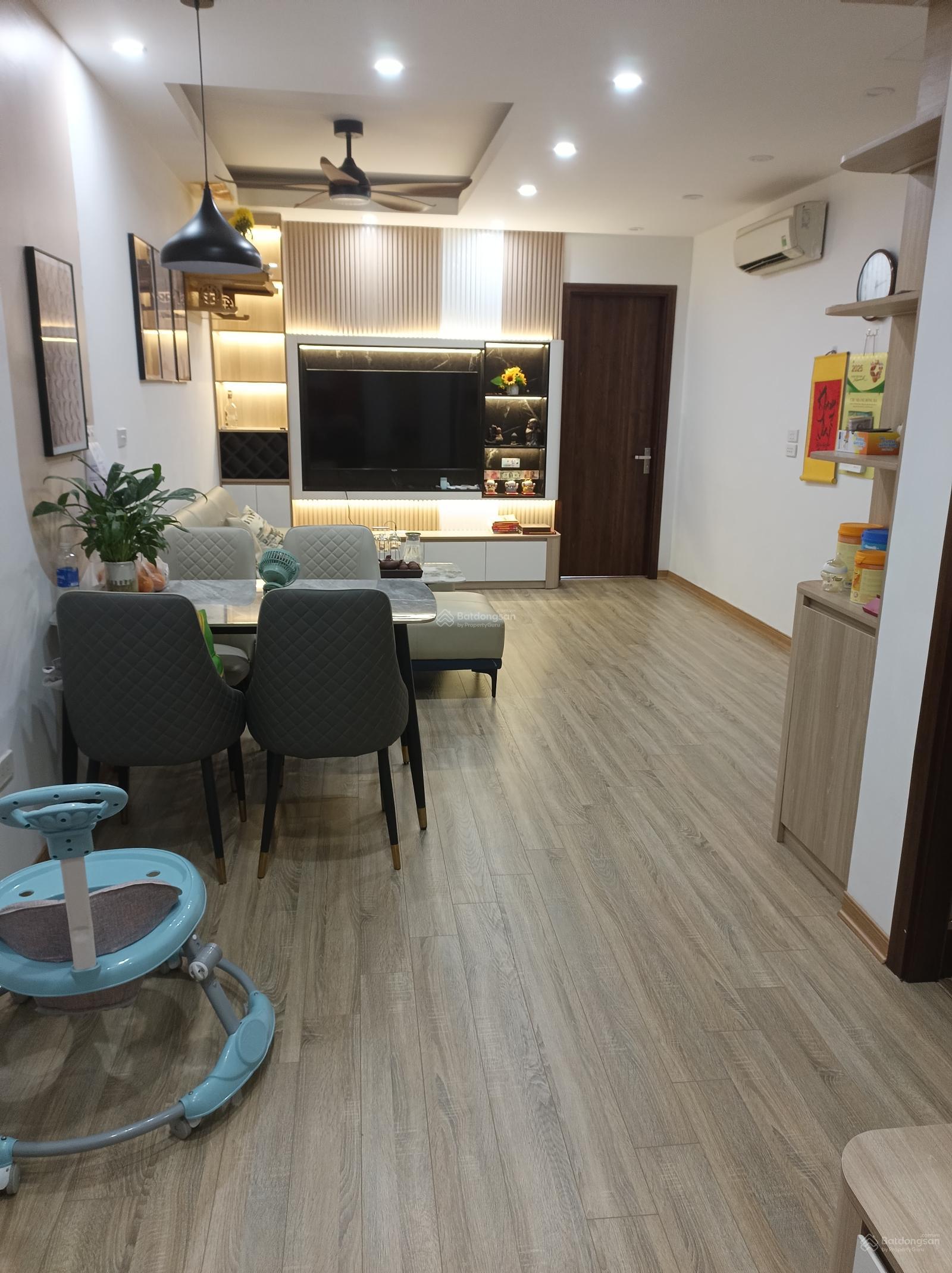 Căn hộ VP6 Linh Đàm 63m² giá 2.95 tỷ - Thiết kế sang trọng, view hồ