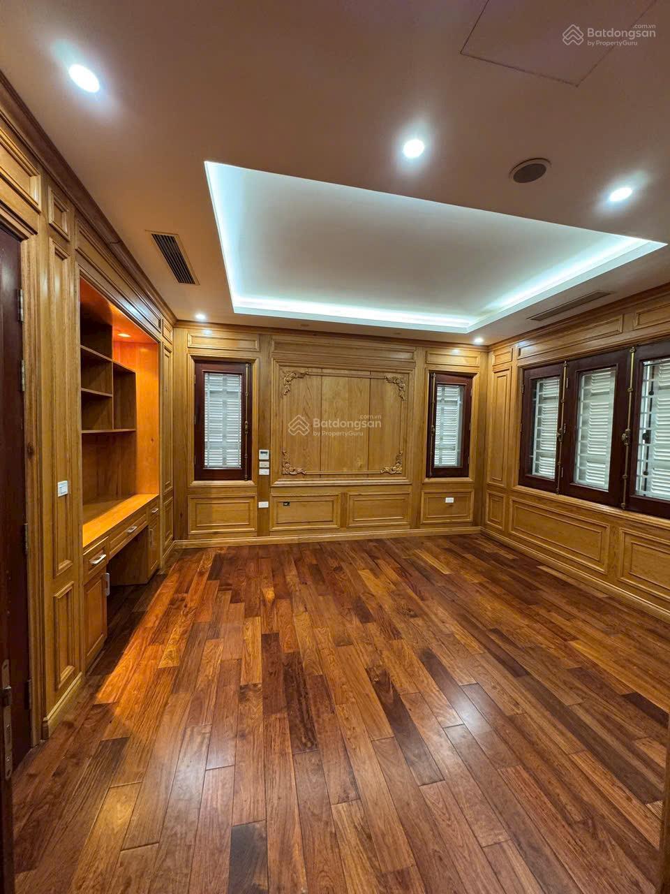 Biệt thự khu nhà ở Quốc Hội 210m² - Đầy đủ nội thất - Giá 43 triệu/tháng