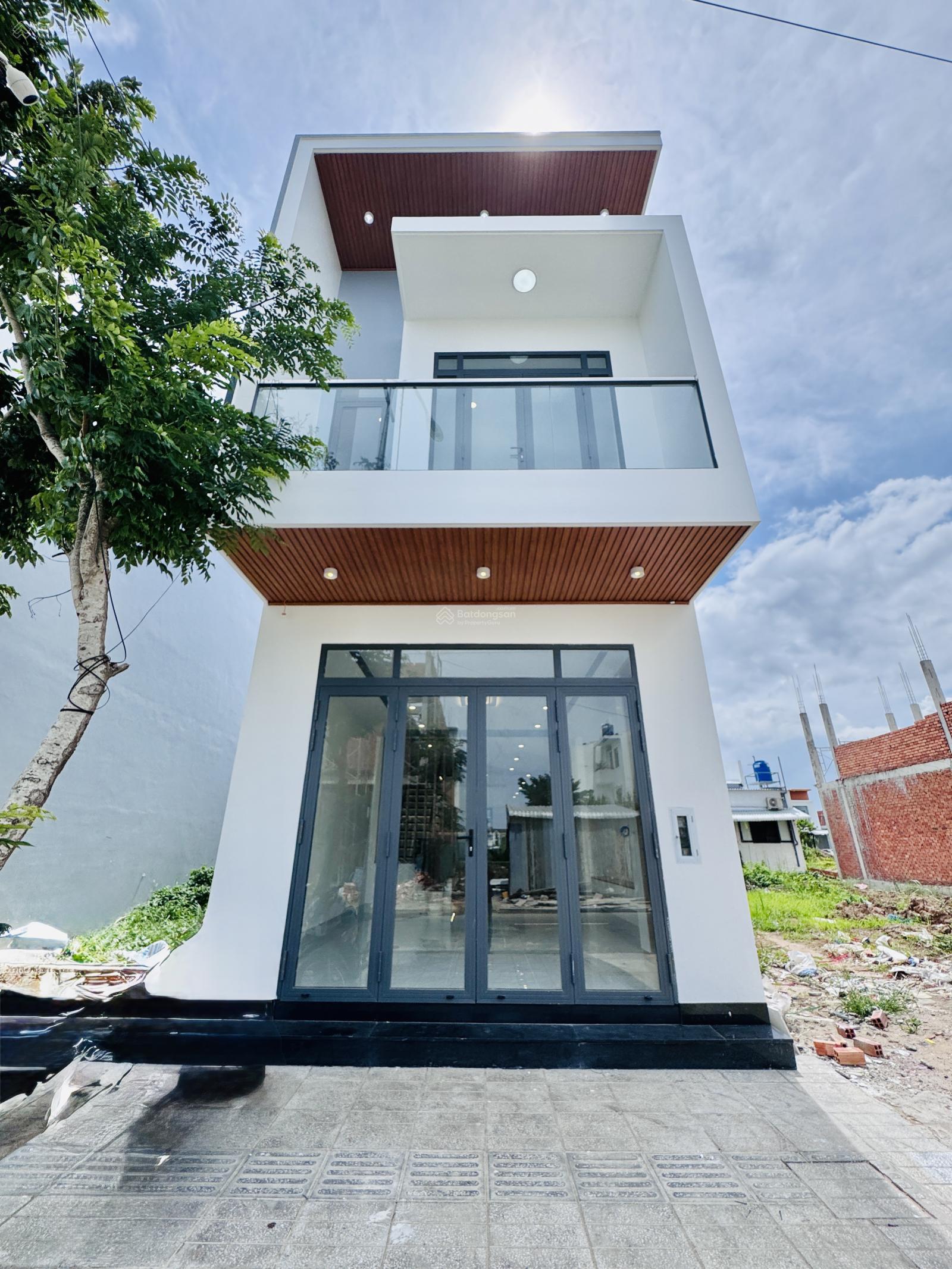 Nhà mặt phố 90m² giá 3.35 tỷ - Không gian sống lý tưởng tại Rạch Giá