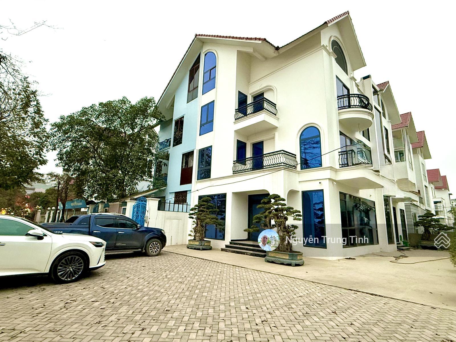 Bán biệt thự song lập KĐT Ngôi Nhà Mới 240m² giá 19.5 tỷ - Đẳng cấp sống thượng lưu!