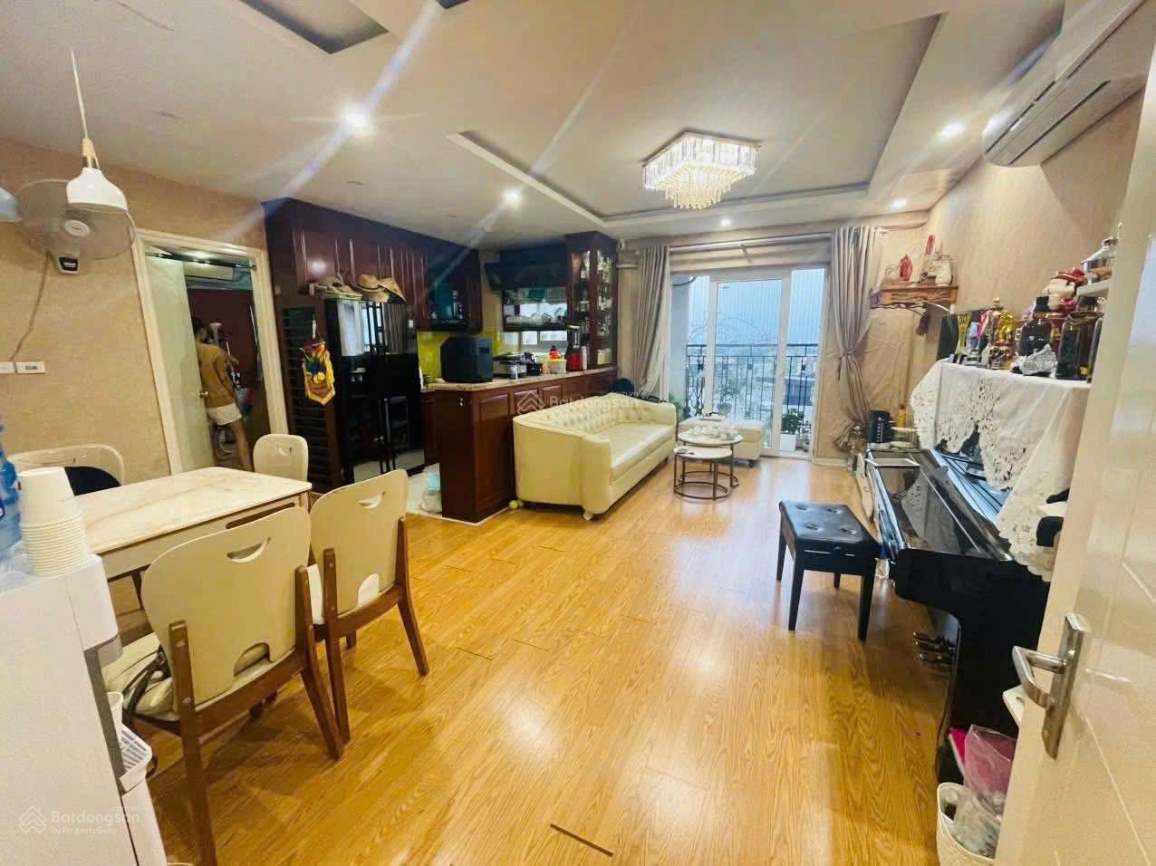 Căn hộ chung cư Lotus Lake View 83m² giá 12 triệu - Cơ hội hiếm có tại Long Biên!