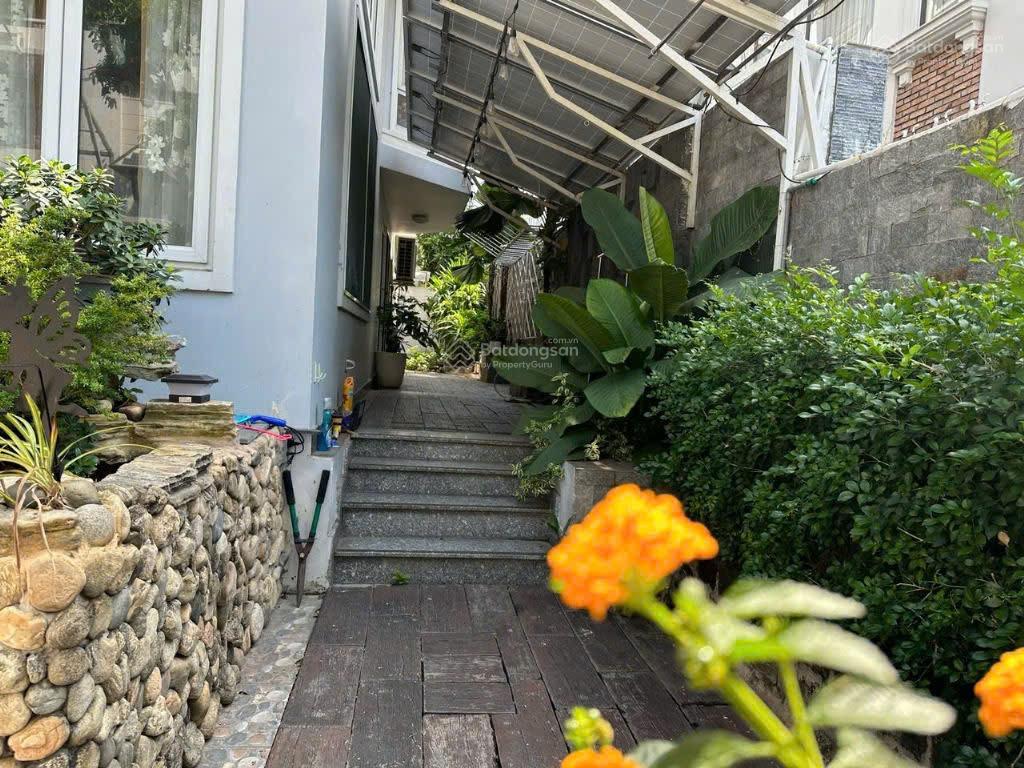 Biệt thự Phú Mỹ Vạn Phát Hưng 220.5m² giá 37 tỷ - Cơ hội hiếm có!