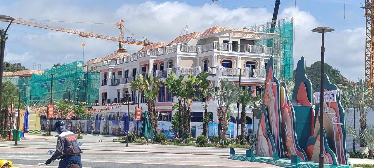 Shophouse Xanh Island Cát Bà 135m² giá 19.4 tỷ - Cơ hội đầu tư tuyệt vời!