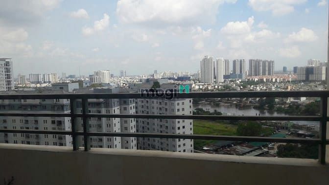 Căn hộ Khánh Hội 2 100m² giá 13.5 triệu - Không gian sống lý tưởng!