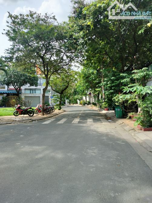 Bán căn góc 2 Mặt Tiền 200m² khu Trung Sơn Q7 - Cơ hội vàng đầu tư!