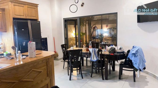 Nhà phố mặt tiền Bàu Cát 76m² giá 12.9 tỷ - Cơ hội hiếm có!