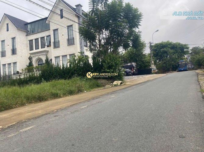 Bán lô đất mặt tiền KQH 382m² Đường Lý Nam Đế - Cơ hội đầu tư tuyệt vời!