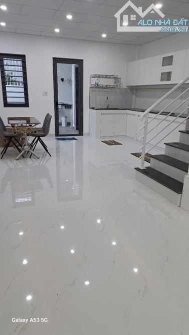 Nhà phố cho thuê 100m² khu DTA giá 8 triệu - Nội thất mới hoàn toàn!