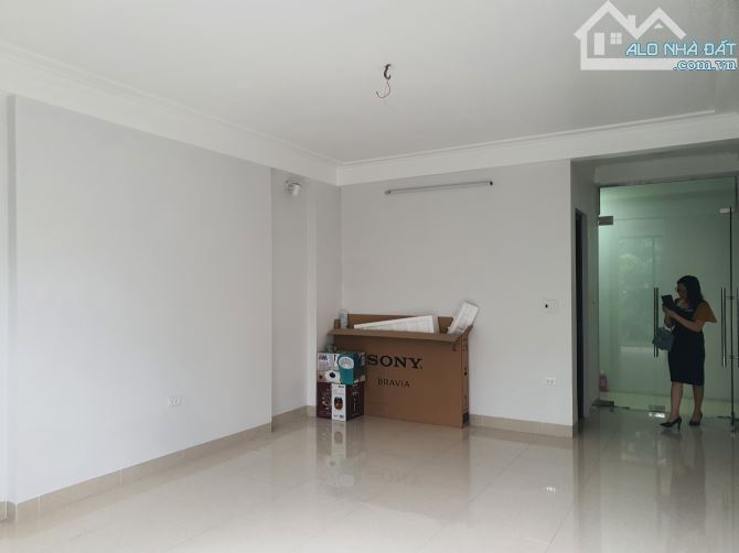 Văn phòng cho thuê 30m² tại Phạm Văn Đồng - Giá 6 triệu, cơ hội hiếm!