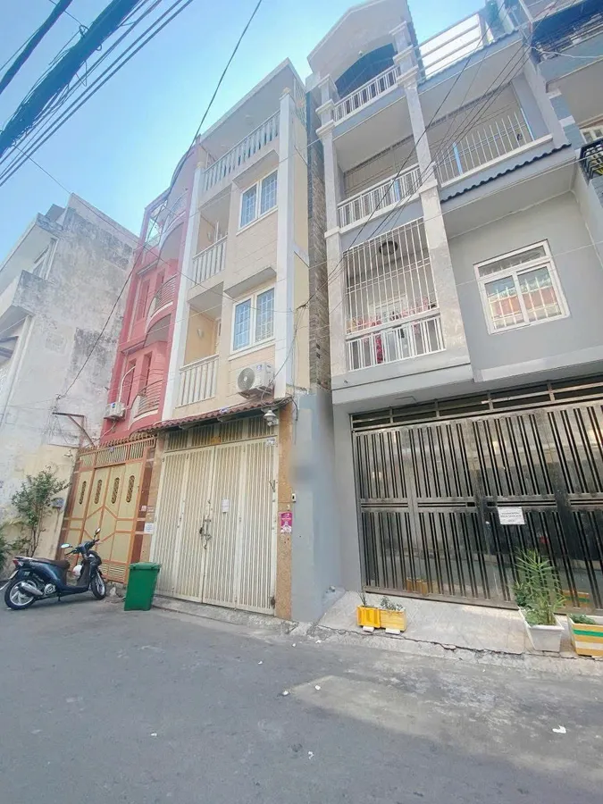 Nhà riêng 3 tầng 50m² giá 10,9 tỷ tại Huỳnh Văn Bánh - Cơ hội hiếm có!