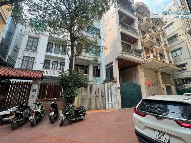 Nhà phố Đống Đa 106m² giá 27.5 tỷ - Cơ hội hiếm có!