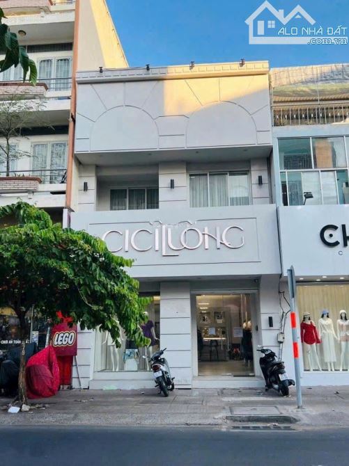 Nhà mặt tiền Nguyễn Đình Chiểu 105m² giá 80 triệu - Cơ hội vàng cho kinh doanh!
