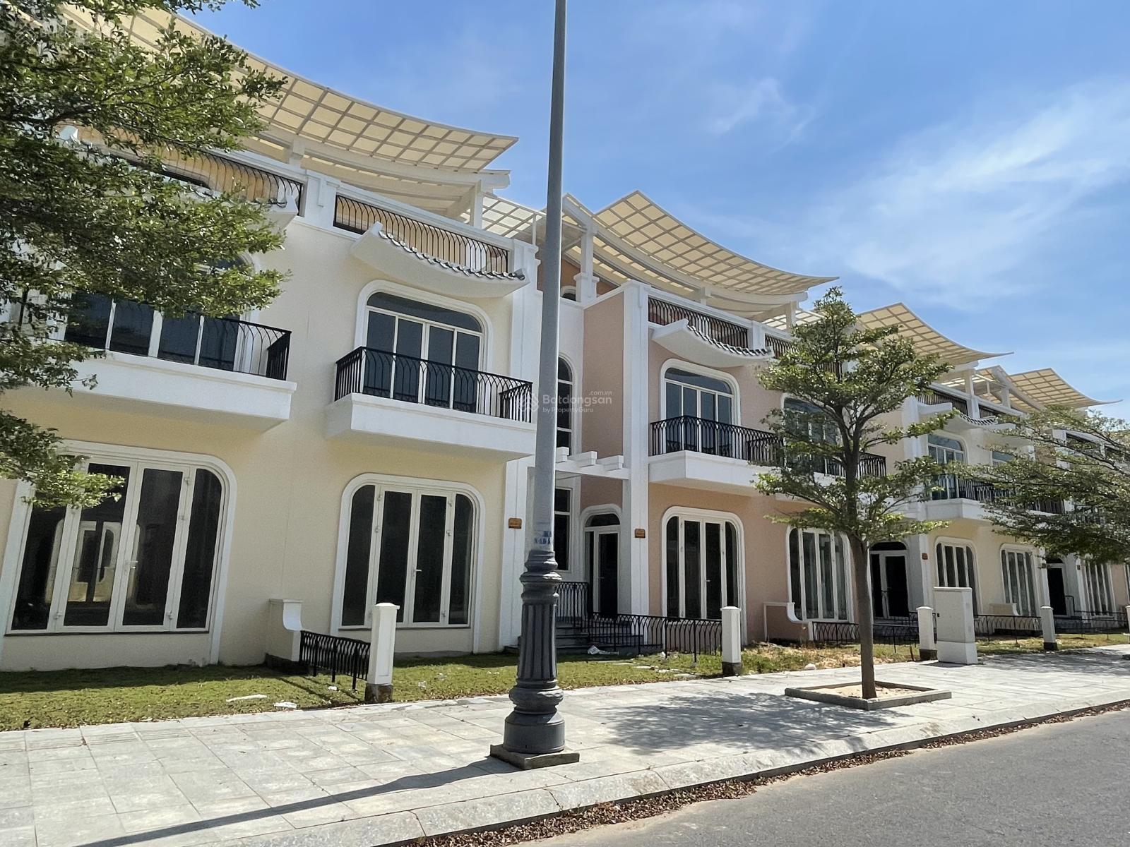 Shophouse góc xẻ khe 163.2m² tại SunPark giá 5.7 tỷ - Đầu tư lý tưởng!