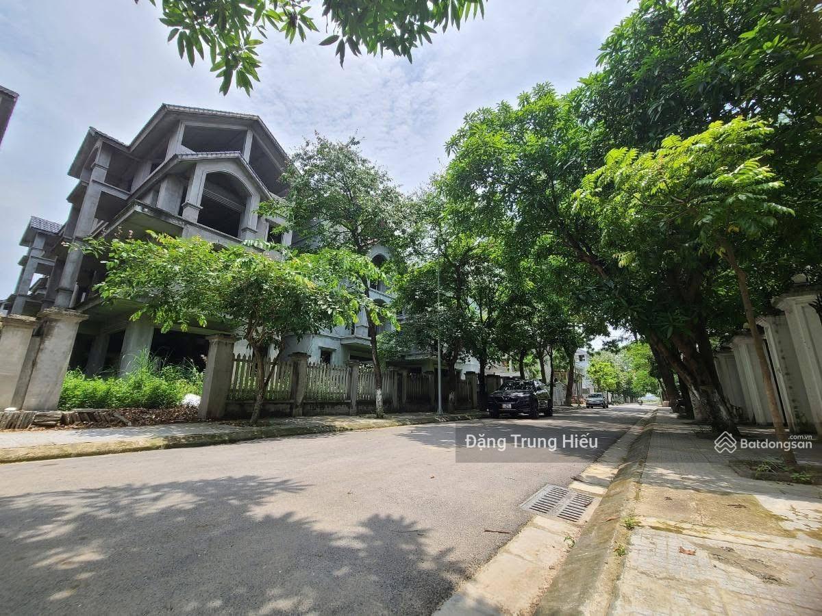 Biệt thự góc VinSmart City 366.3m² giá 61 tỷ - Cơ hội đầu tư hiếm có!