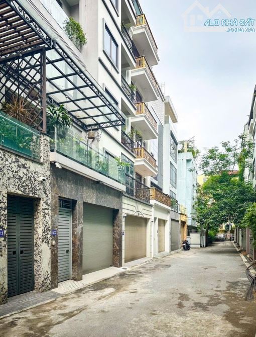 Nhà Đẹp Âu Cơ 95m² Giá 19.3 Tỷ - Dòng Tiền Ổn Định 40 Triệu
