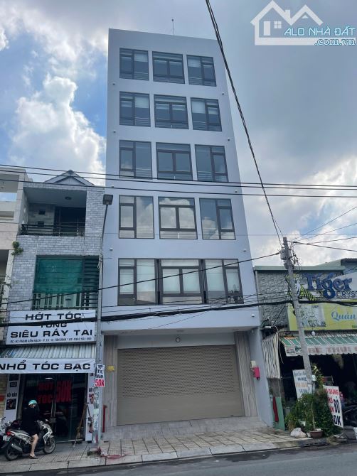 Cho thuê Tòa nhà Mới Xây 98m² Mặt Tiền Phạm Văn Bạch - Cơ hội kinh doanh hấp dẫn!