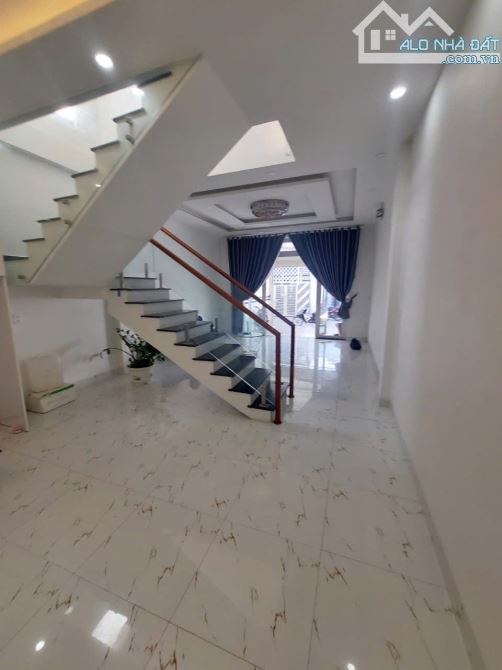 Nhà nguyên căn 100m² giá 9 triệu tại P8 Đà Lạt - Cơ hội hiếm có!