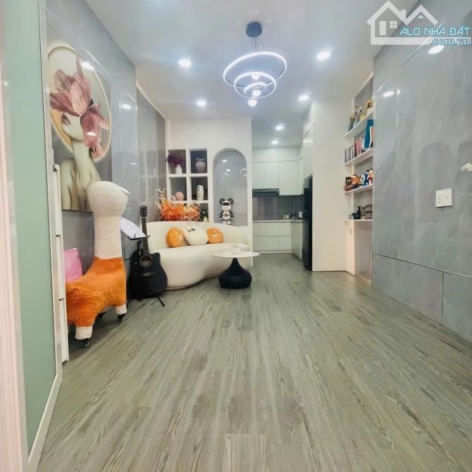 Nhà 4 tầng full nội thất 21m² trung tâm Quận 3 - Cơ hội hiếm có!